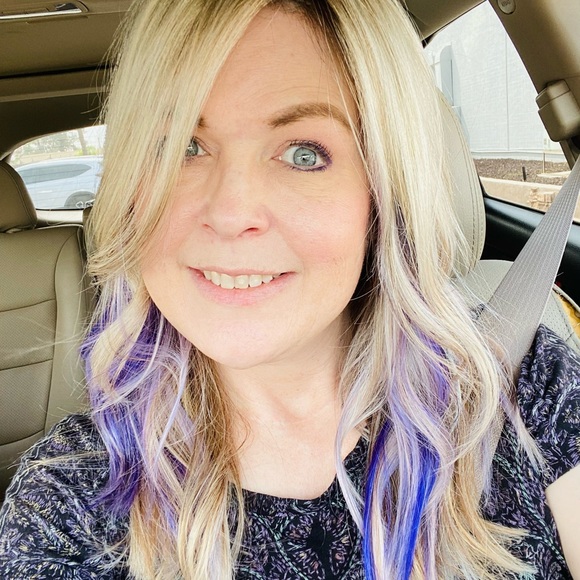 🌵🌸Meet your Posher!! 🌸🌵 - Picture 1 of 4